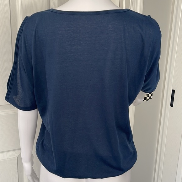 Cold Shoulder Navy Blue Feather Print Banded T-L - Picture 3 of 5